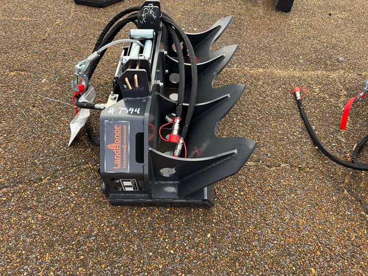 #7944-•-skid-steer-hyd-winch-image-1