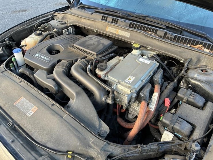 2017-ford-fusion-sedan-image-6