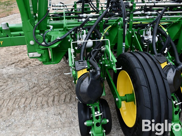 2023-john-deere-1775nt-image-18