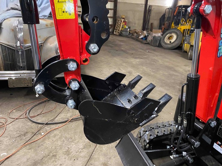 2025-future-ft13-mini-excavator-image-5