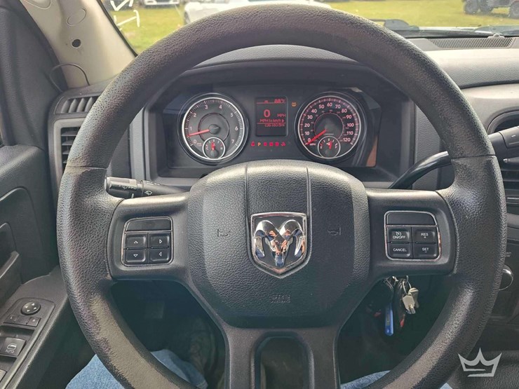 2017-dodge-1500-image-33