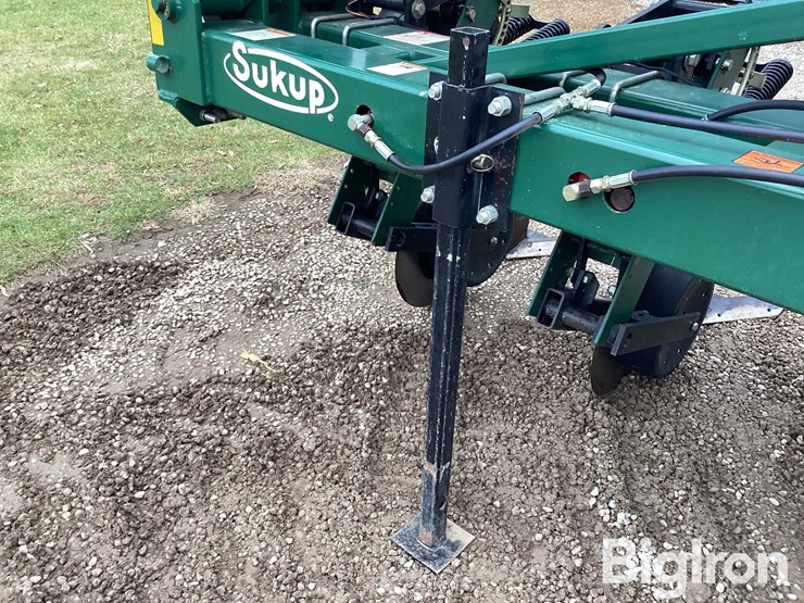 sukup-9000-16r30-cultivator-image-9