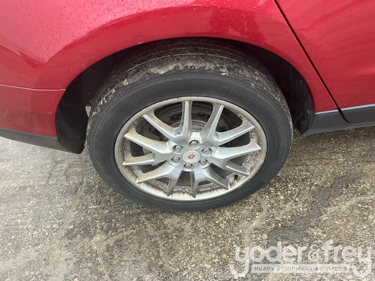 2014-cadillac-srx-image-10