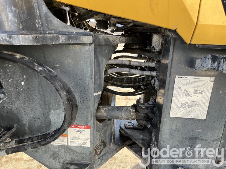 2014-komatsu-wa320-7-image-19