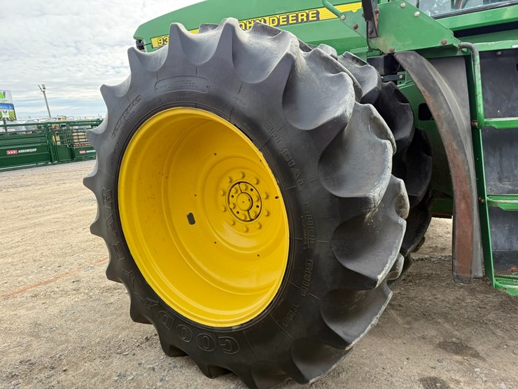 john-deere-9300-image-11