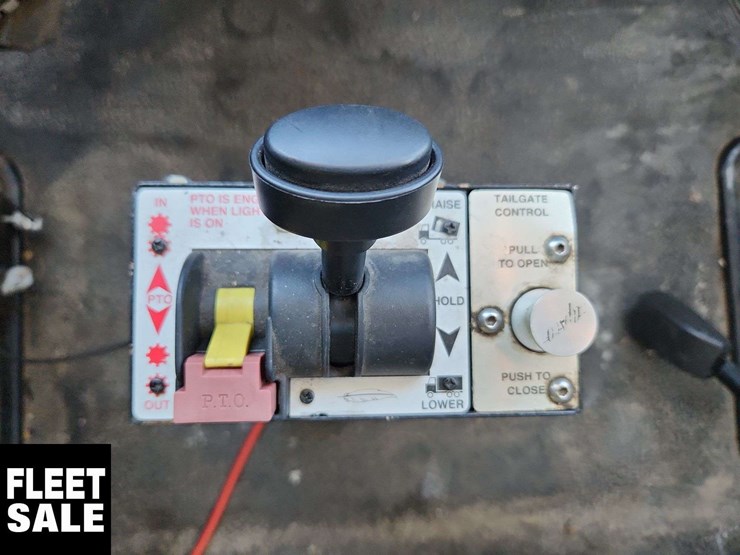 2009-international-durastar-4400-image-21