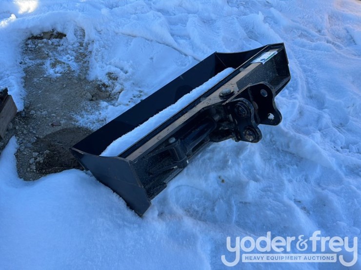 32"-hydraulic-tilt-bucket-to-suit-mini-excavator,-1”-pin-image-3