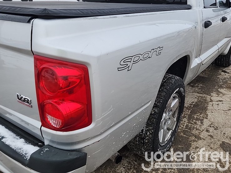 2011-dodge-dakota-image-31