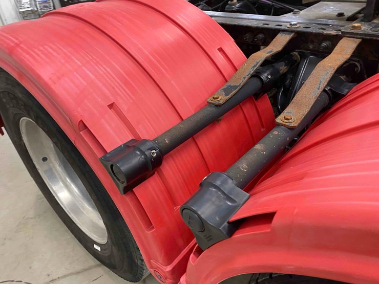 2014-peterbilt-365-image-31