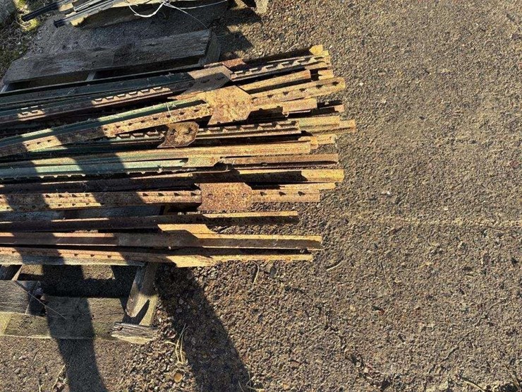 40-6'-t-posts-image-2