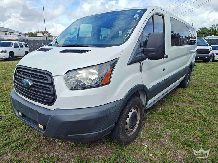 2018-ford-transit-image-1