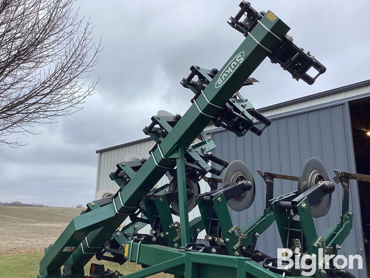 sukup-9000-16r30-cultivator-image-14