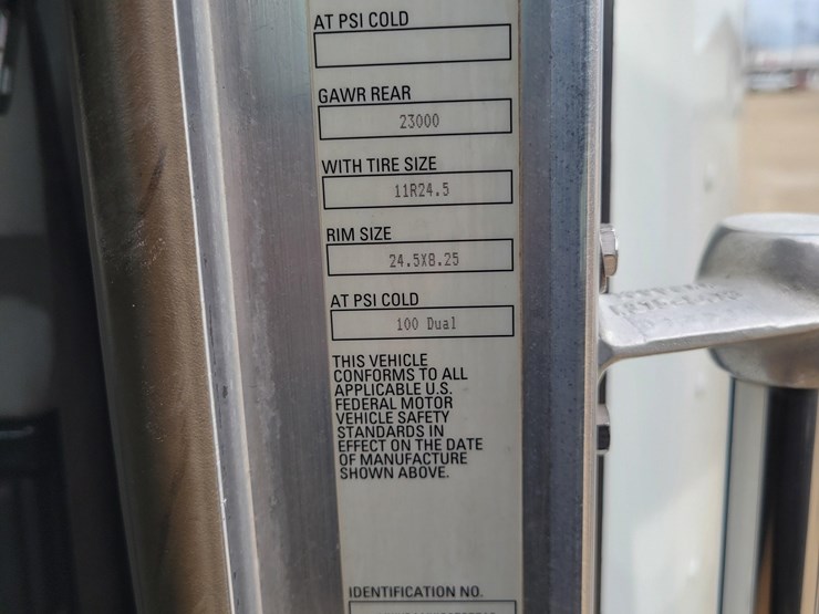 2012-kenworth-w900l-image-49