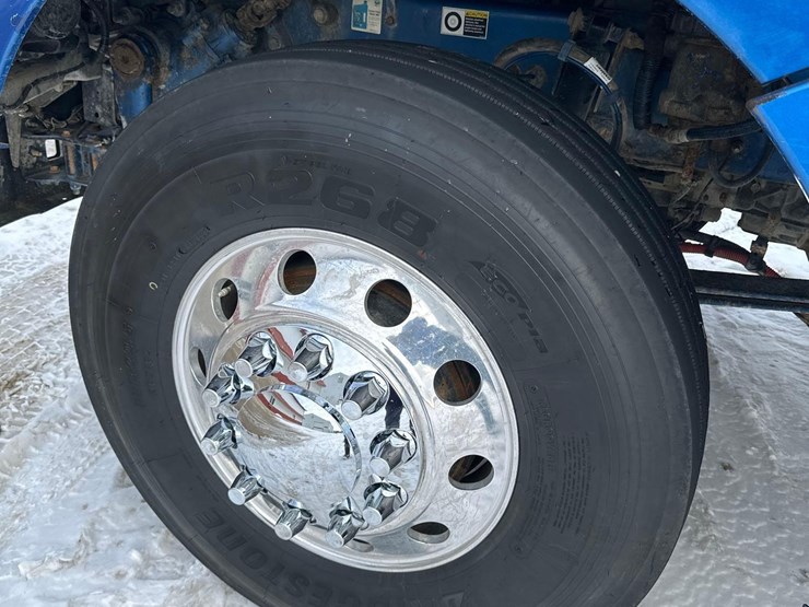 2015-kenworth-t880-image-14