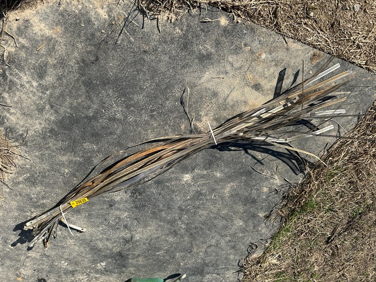 #35630-•-lot-of-(31)-poly-pipe-bands-image-2