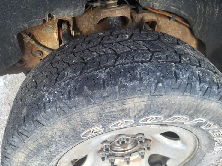 2004-chevrolet-2500hd-image-11