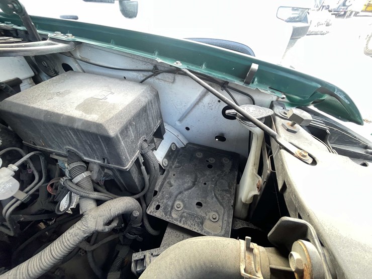 2011-chevrolet-1500-image-64