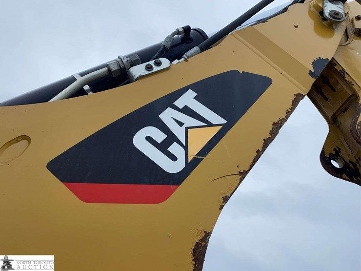 2019-caterpillar-420f2-it-image-36