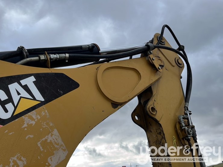 2011-caterpillar-420e-image-24