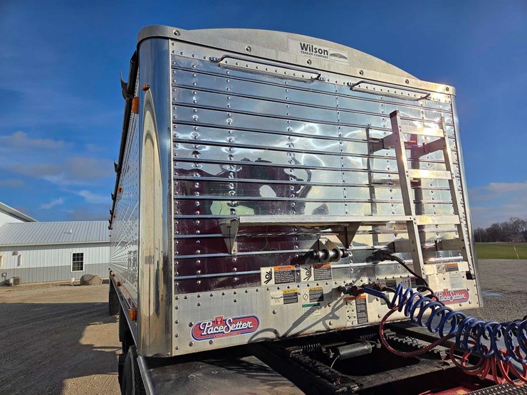 2011-wilson-hopper-bottom-image-22