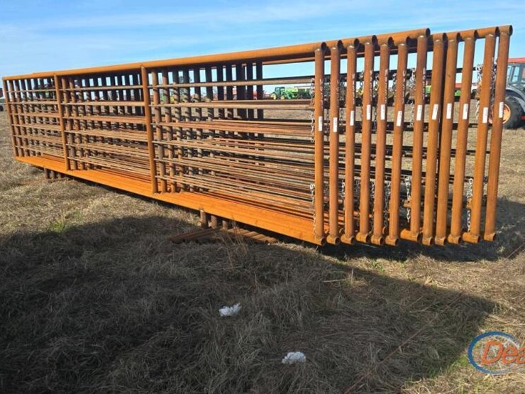 24'x6'-free-standing-metal-fence-panel-image-2