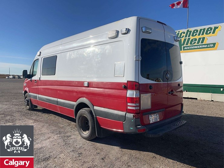 2010-mercedes-benz-sprinter-3500-image-3