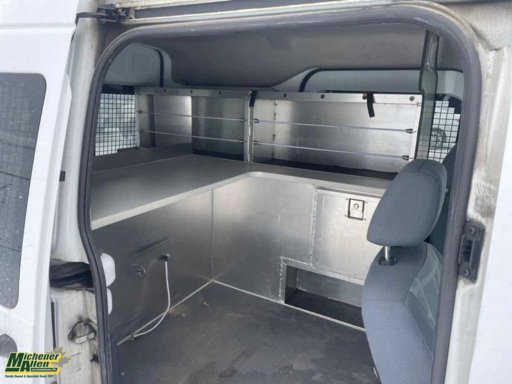 2011-ford-transit-connect-image-40