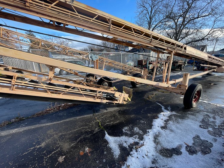 #2251-•-portable-conveyer-lift-image-32