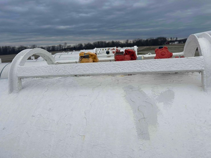 1000-gal.-nh3-tank-on-gear-#71-image-5
