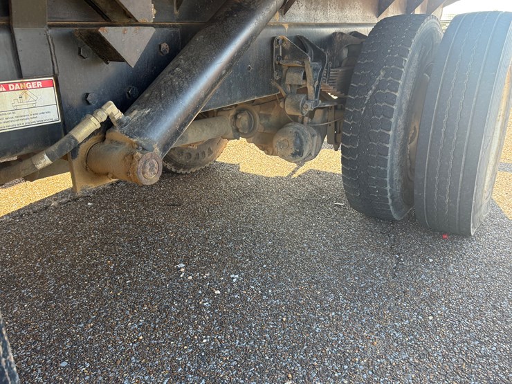 2012-international-durastar-4400-image-16