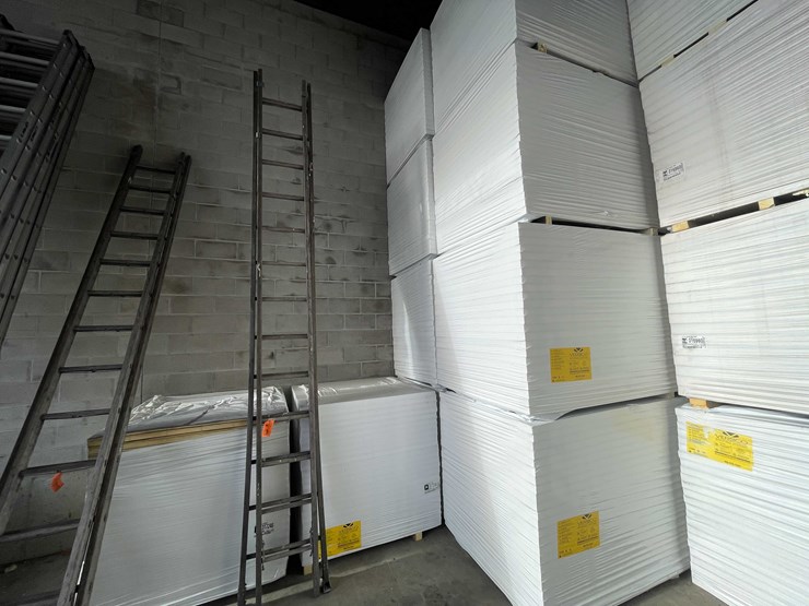 #2779-•-wooden-extension-ladder-image-1