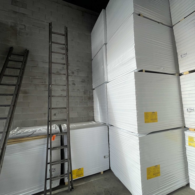 #2779 • Wooden Extension Ladder