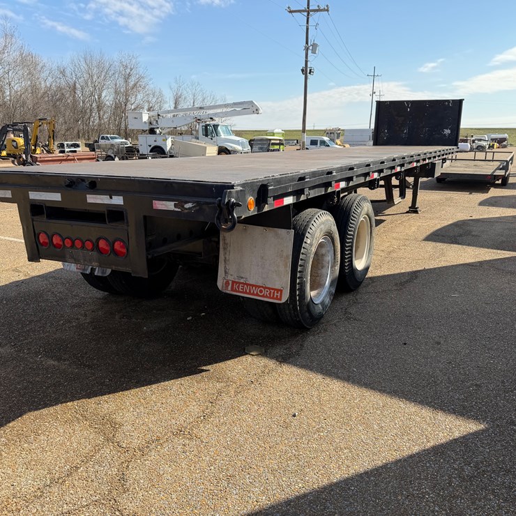 TRAILMOBILE flatbed