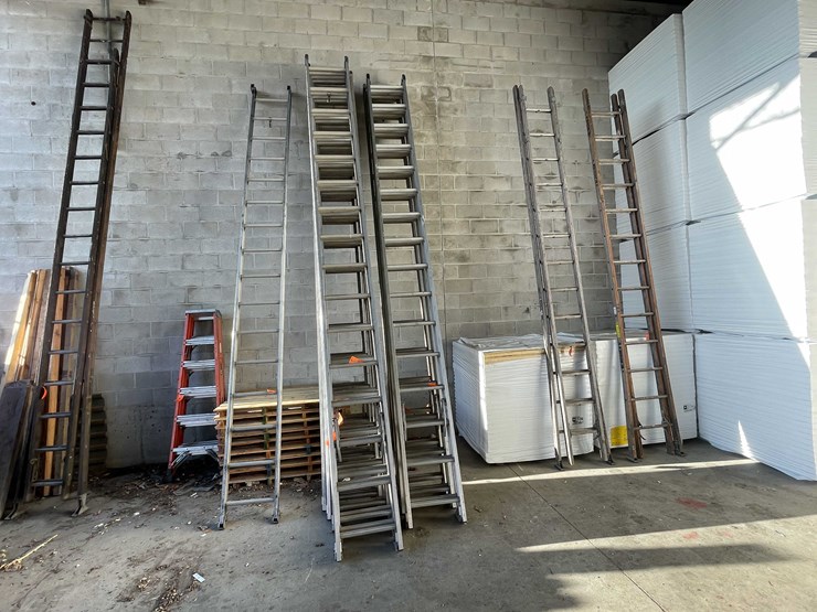 #2776-•-aluminum-extension-ladder-image-1