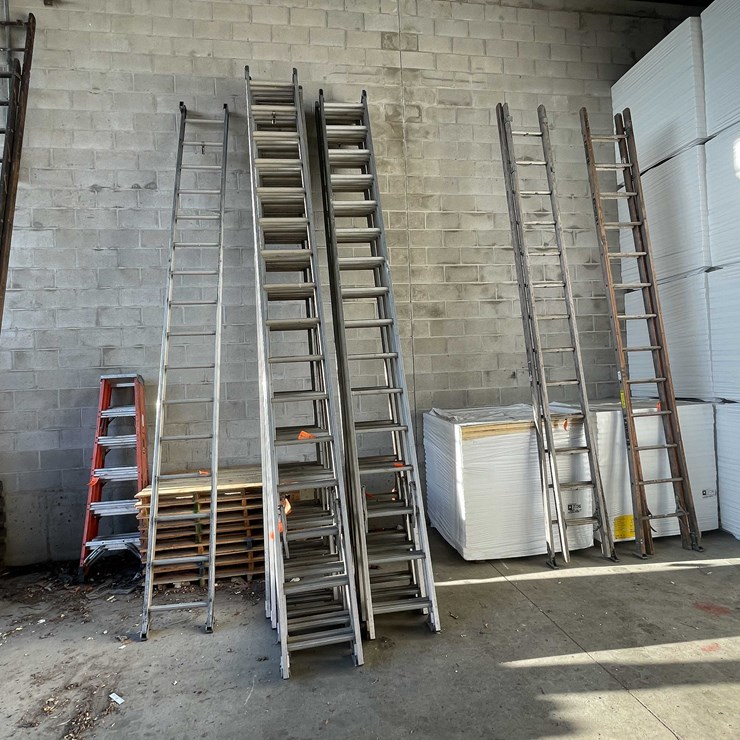 #2776 • Aluminum Extension Ladder