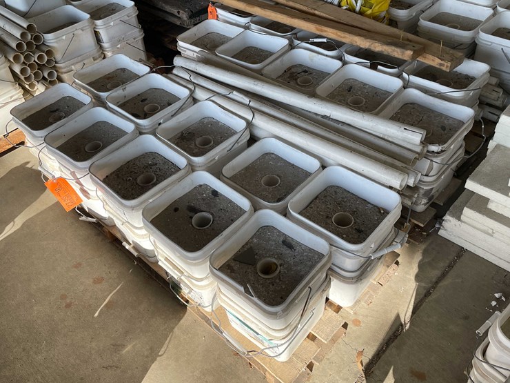 #2786-•-portable-safety-barrier-image-1