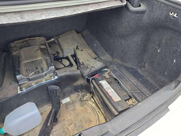 2013-dodge-charger-sedan-image-12