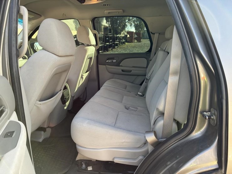 2008-chevrolet-tahoe-image-15