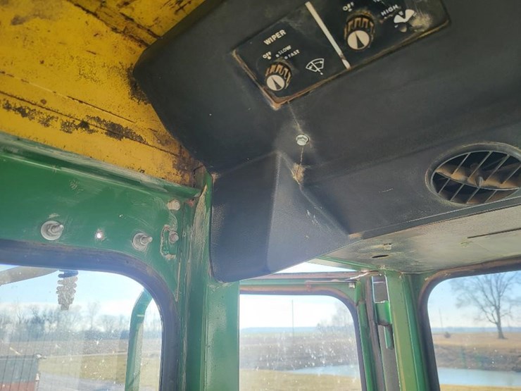 john-deere-7520-image-80