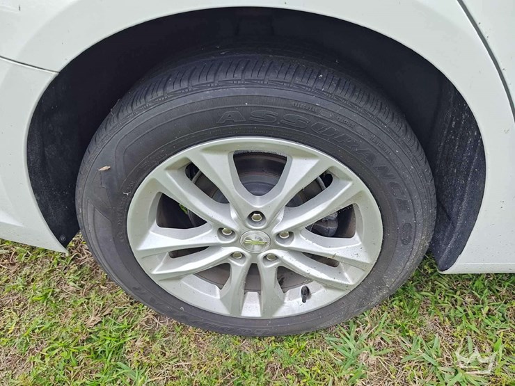 2017-chevrolet-malibu-sedan-image-42