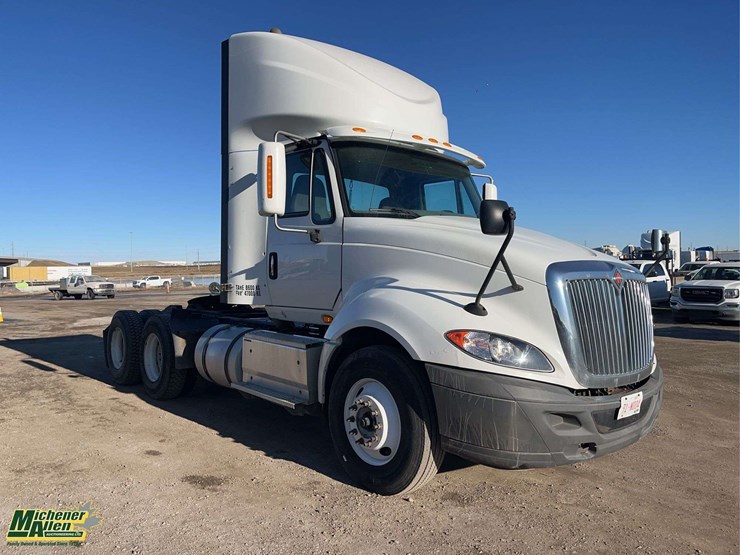 2017-international-prostar-image-2