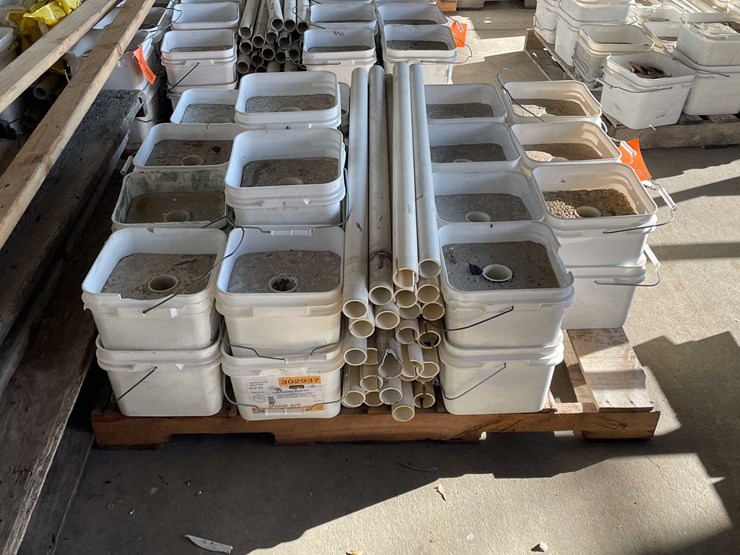 #2788-•-portable-safety-barrier-image-2