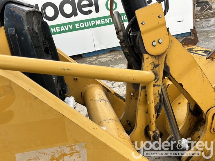 2011-caterpillar-420e-image-35