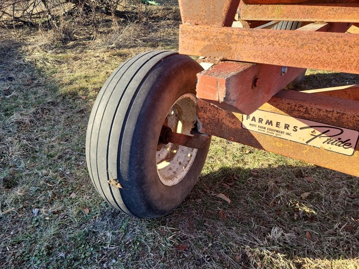 mccurdy-hopper-wagon-w/farmers-pride-running-gear-image-36