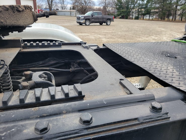 2012-kenworth-w900l-image-22