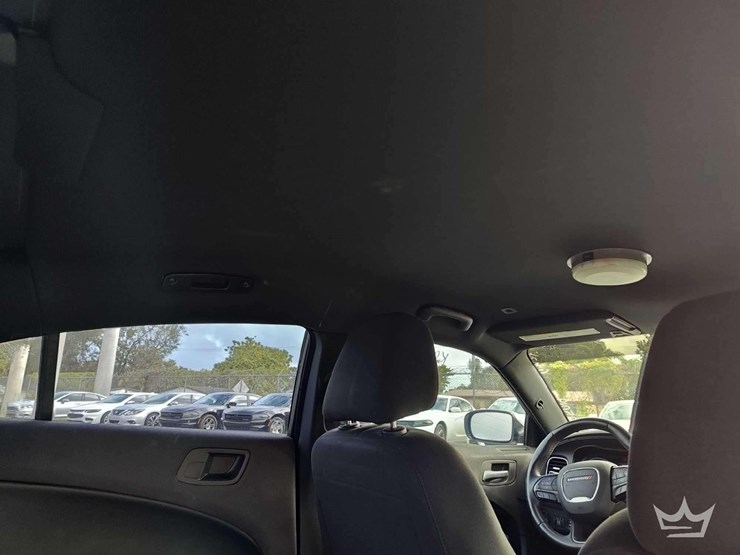 2017-dodge-charger-sedan-image-9