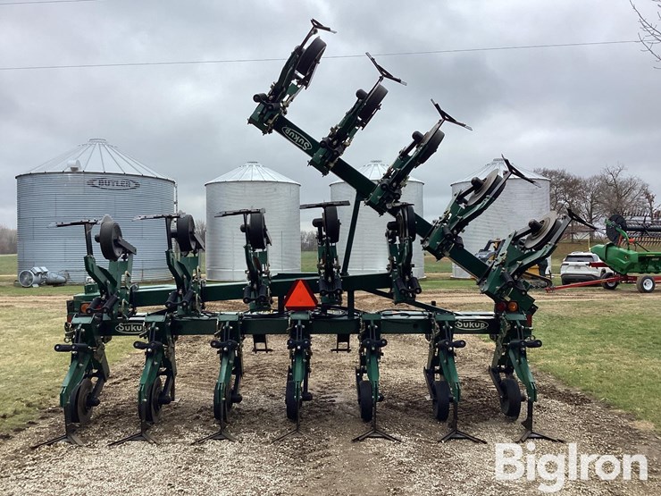 sukup-9000-16r30-cultivator-image-6