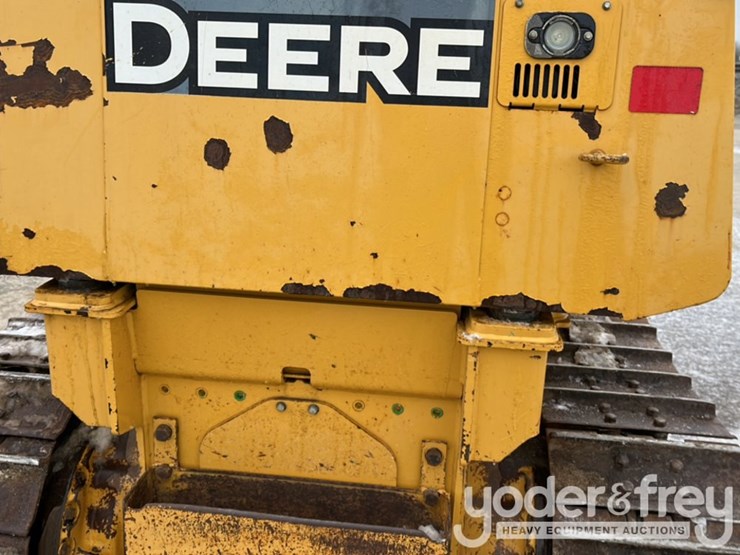 2015-deere-450j-image-22