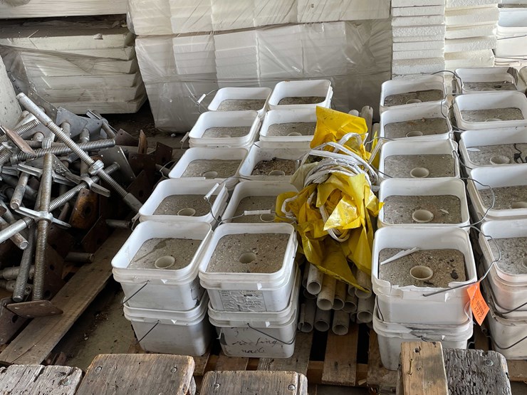 #2787-•-portable-safety-barrier-image-2