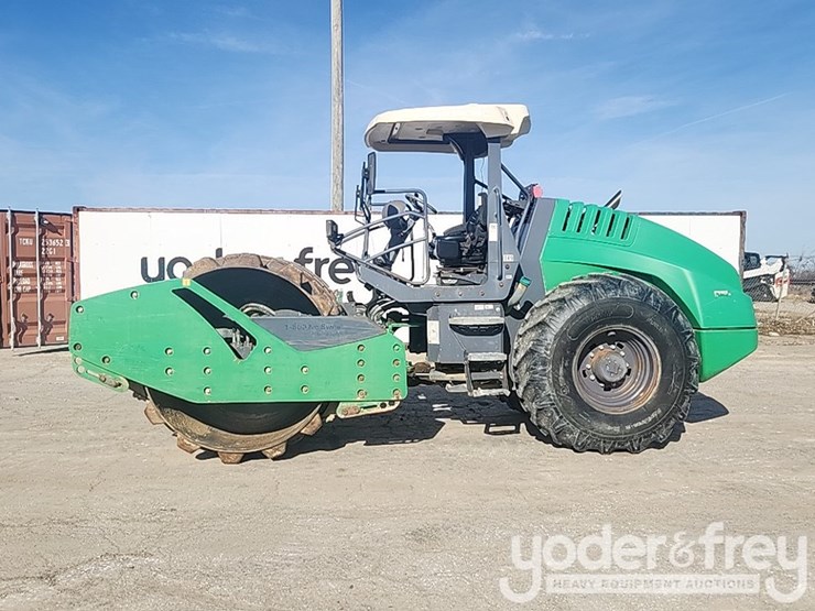 2014-hamm-h11i-image-2